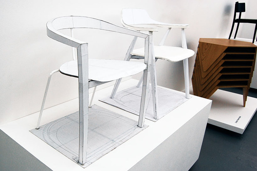 to scale paper and cardboard chair models (prototype chair at left)-|333cn.com ЇO(sh)Ӌ(j)֮