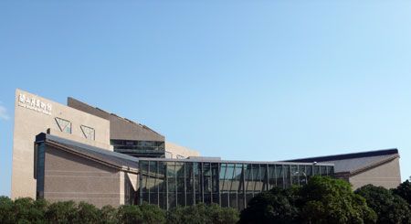 關(guān)山月美術(shù)館重開(kāi) 市民共享藝術(shù)空間(組圖)