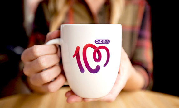 cadena100 mug ˚_(ti)Cadena 100QƷLogo