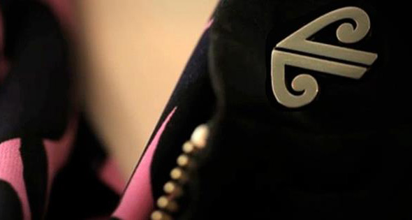mոQLogoͿb